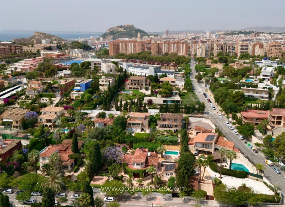 Wiederverkauf - Haus - Freistehende Villa - Alicante - Alicante Centro