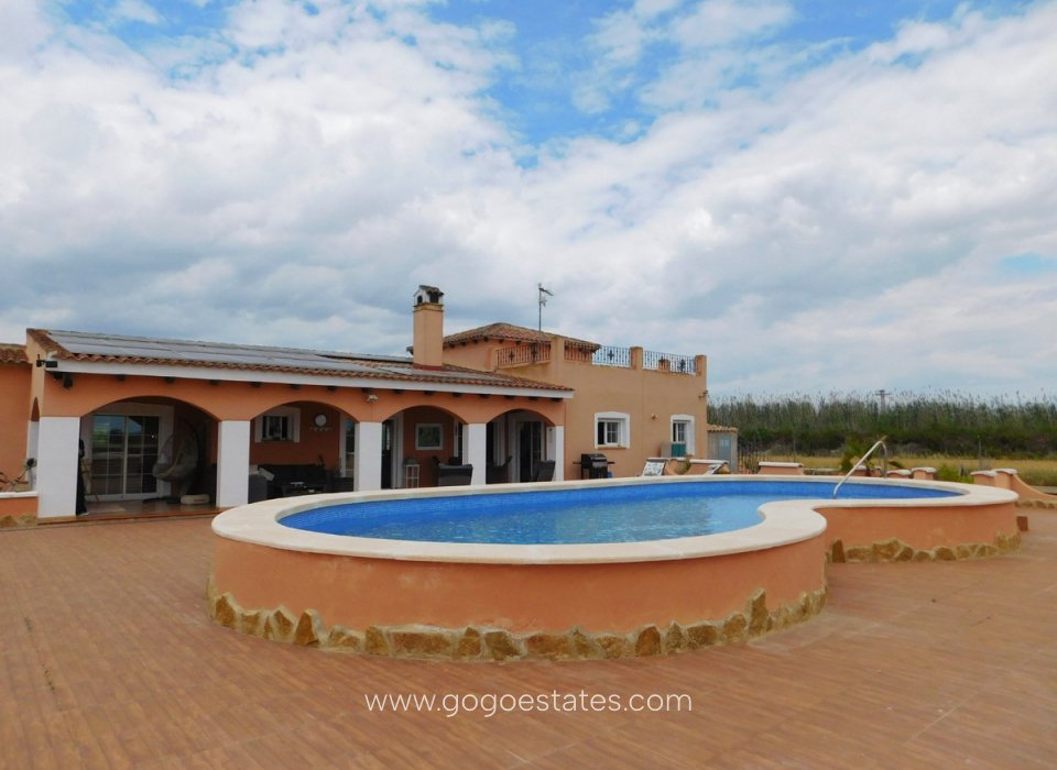 Wiederverkauf - Haus - Freistehende Villa - Alicante - Dolores Centro