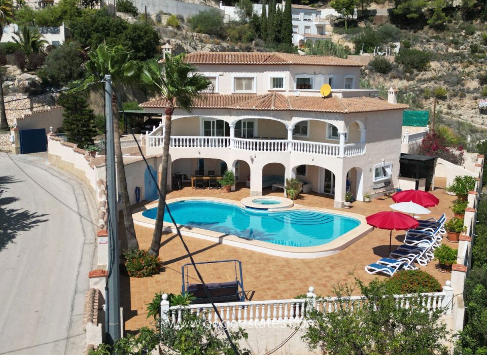 Wiederverkauf - Haus - Freistehende Villa - Calpe - Calpe Centro