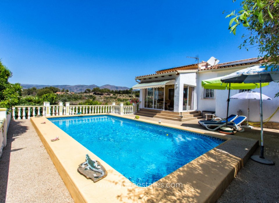 Wiederverkauf - Haus - Freistehende Villa - Calpe - Calpe Centro