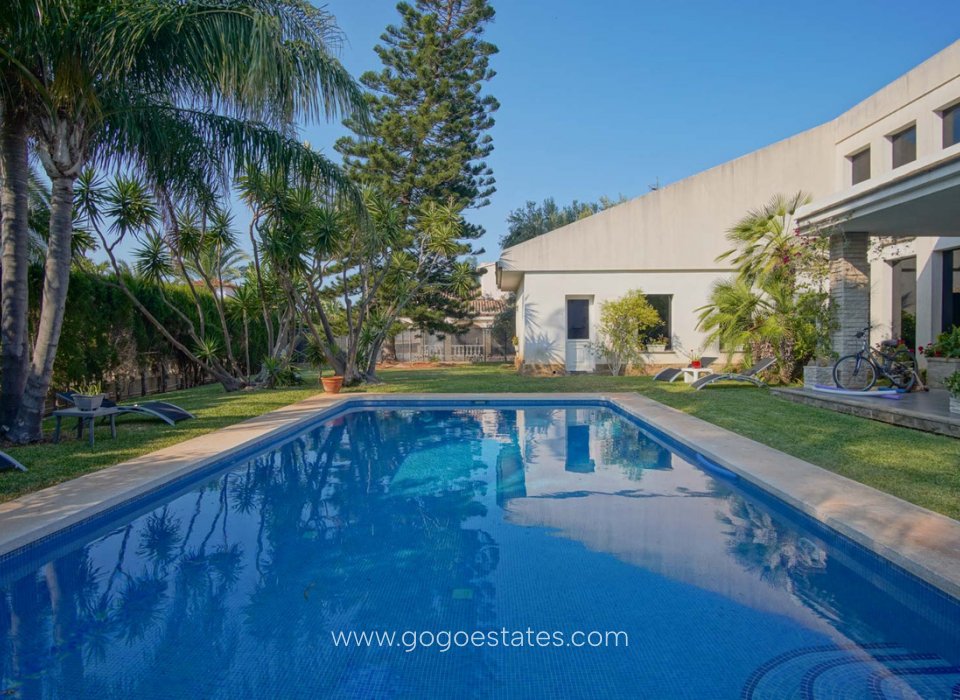 Wiederverkauf - Haus - Freistehende Villa - Dénia - Denia Centro