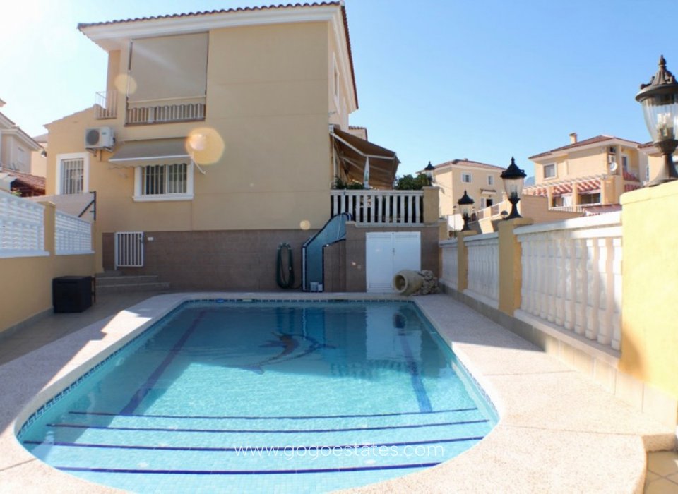 Wiederverkauf - Haus - Freistehende Villa - La Nucía - La Nucia Centro