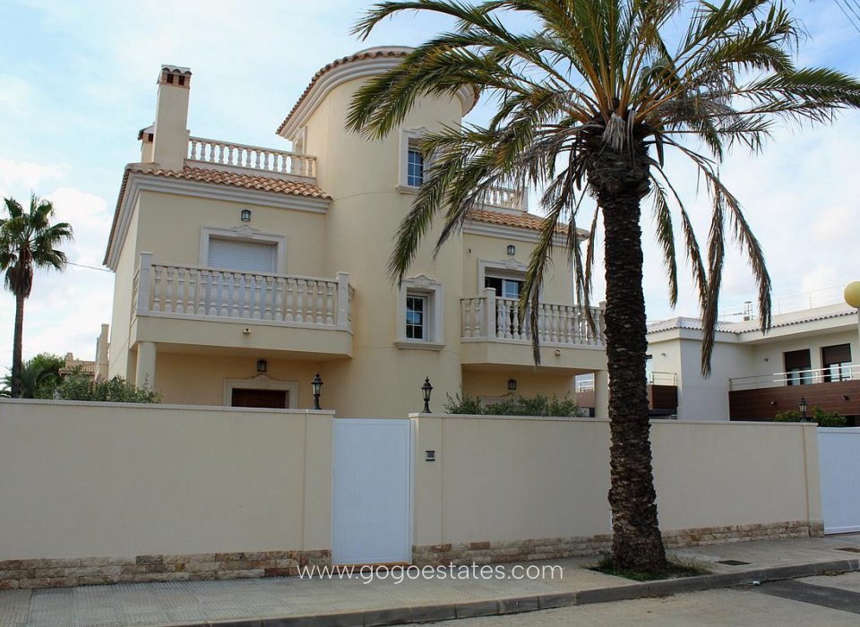 Wiederverkauf - Haus - Freistehende Villa - Orihuela - Cabo Roig