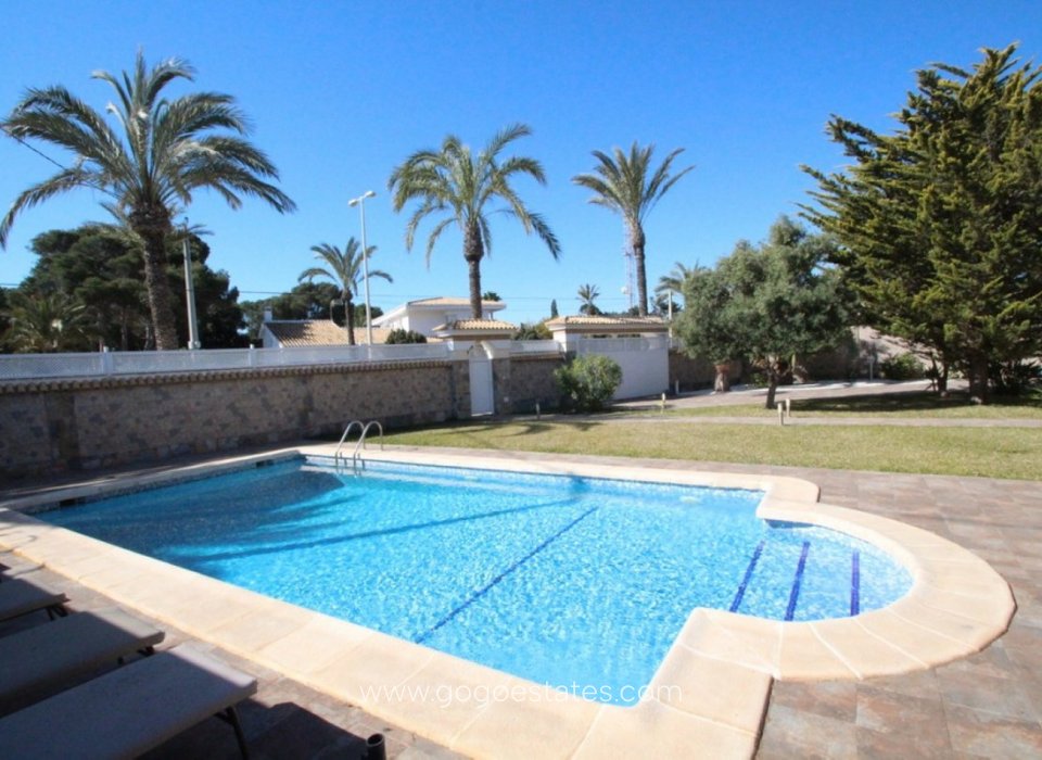 Wiederverkauf - Haus - Freistehende Villa - Orihuela - Cabo Roig
