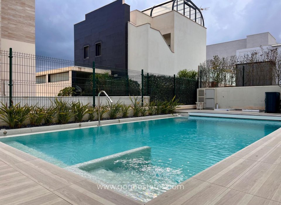 Wiederverkauf - Haus - Freistehende Villa - Orihuela - Dehesa de Campoamor