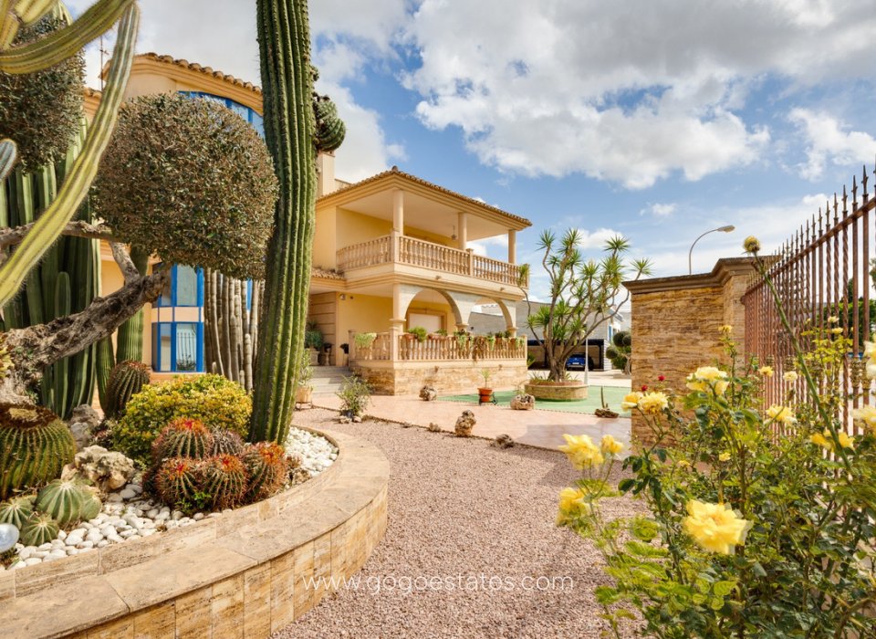 Wiederverkauf - Haus - Freistehende Villa - Orihuela - Orihuela Centro