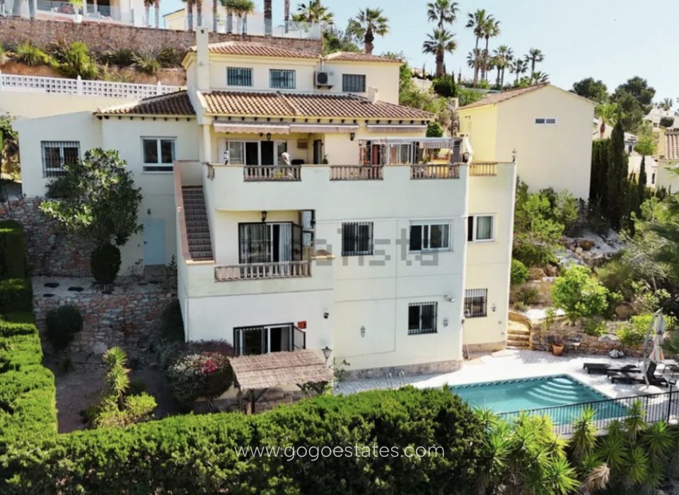 Wiederverkauf - Haus - Freistehende Villa - Orihuela - Villamartin