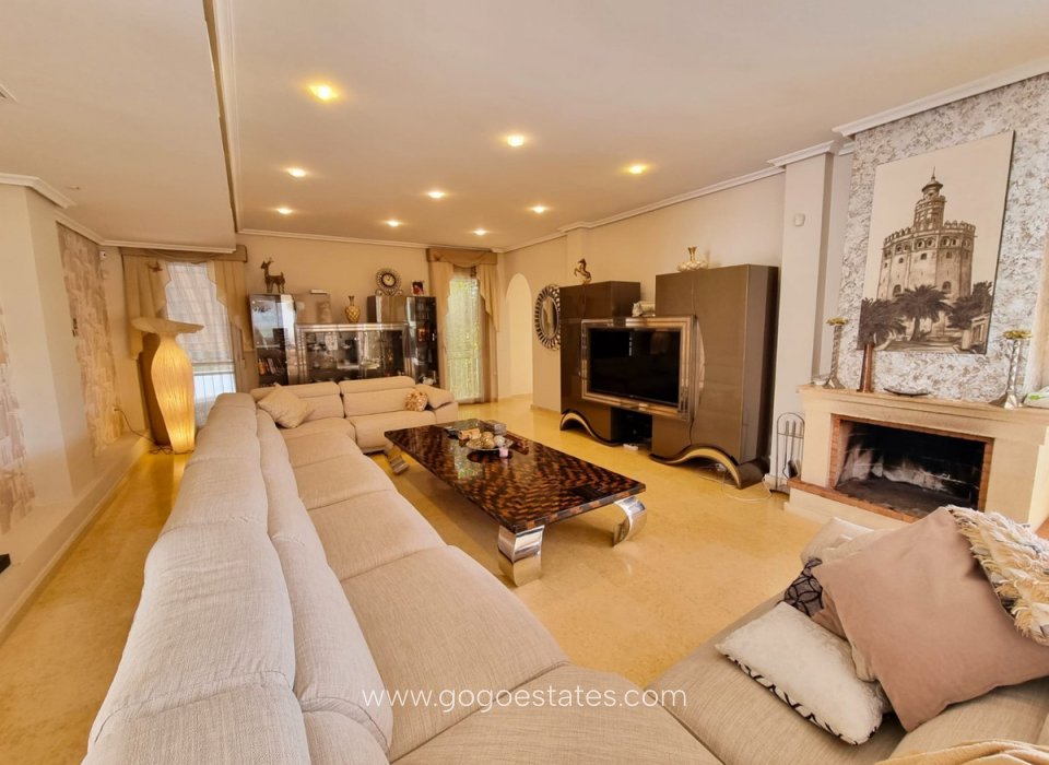 Wiederverkauf - Haus - Freistehende Villa - Torrevieja - La Mata