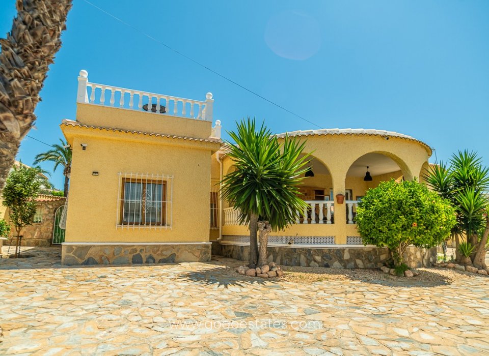 Wiederverkauf - Haus - Freistehende Villa - Torrevieja - LA SIESTA