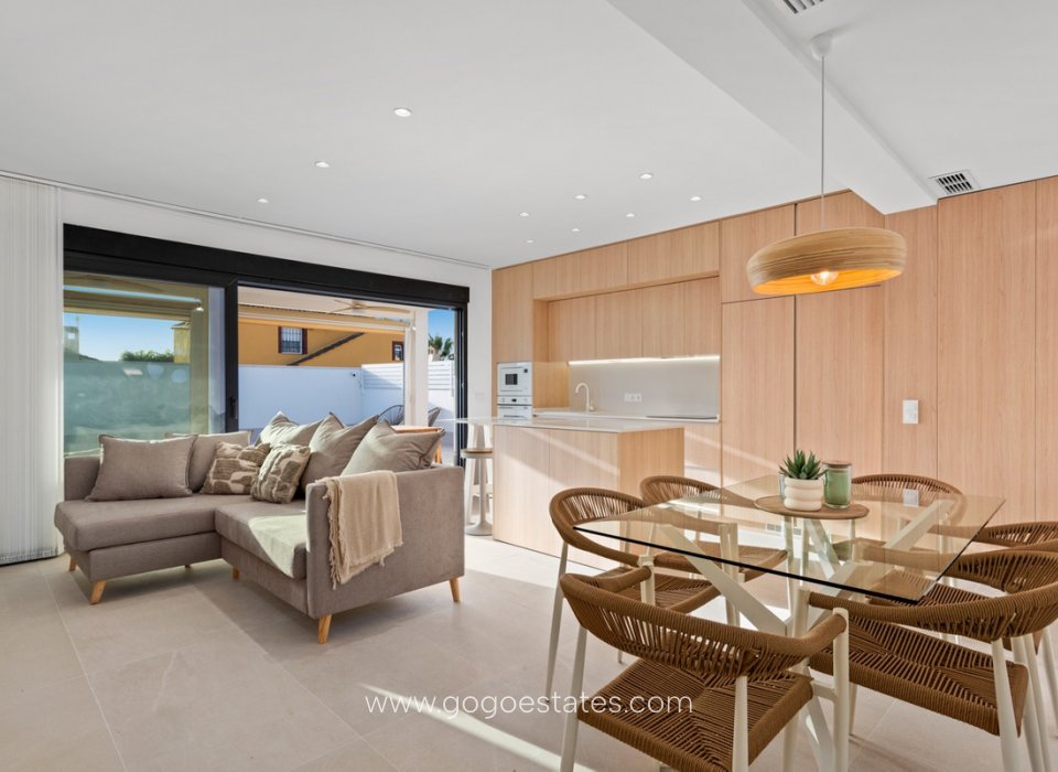 Wiederverkauf - Haus - Freistehende Villa - Torrevieja - Nueva Torrevieja