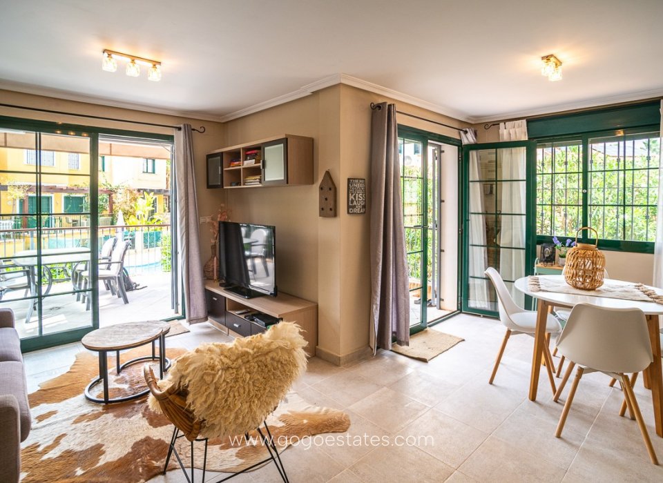 Wiederverkauf - Haus - Freistehende Villa - Torrevieja - Torrevieja Centro