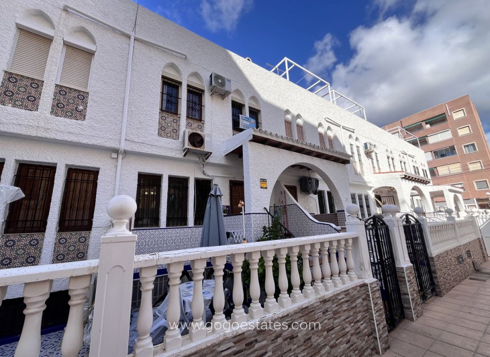 Wiederverkauf - Haus - Stadthaus - Torrevieja - La Mata