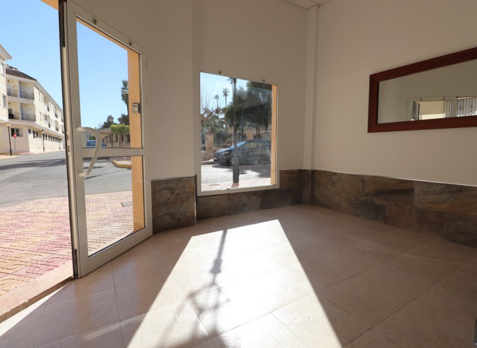 Wiederverkauf - Kommerziell - Sonstiges - Jacarilla