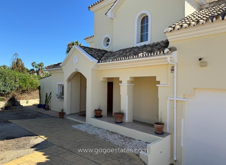 Wiederverkauf - Villa - Estepona - Las Lomas