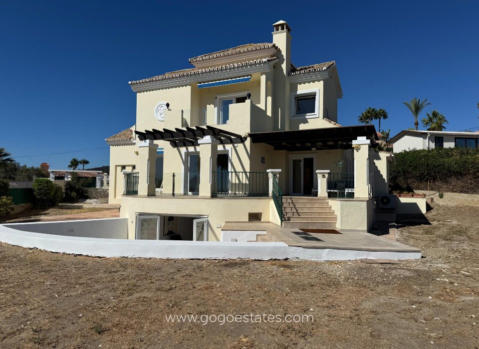Wiederverkauf - Villa - Estepona - Las Lomas