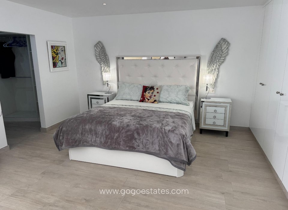 Wiederverkauf - Villa - Estepona - Las Lomas