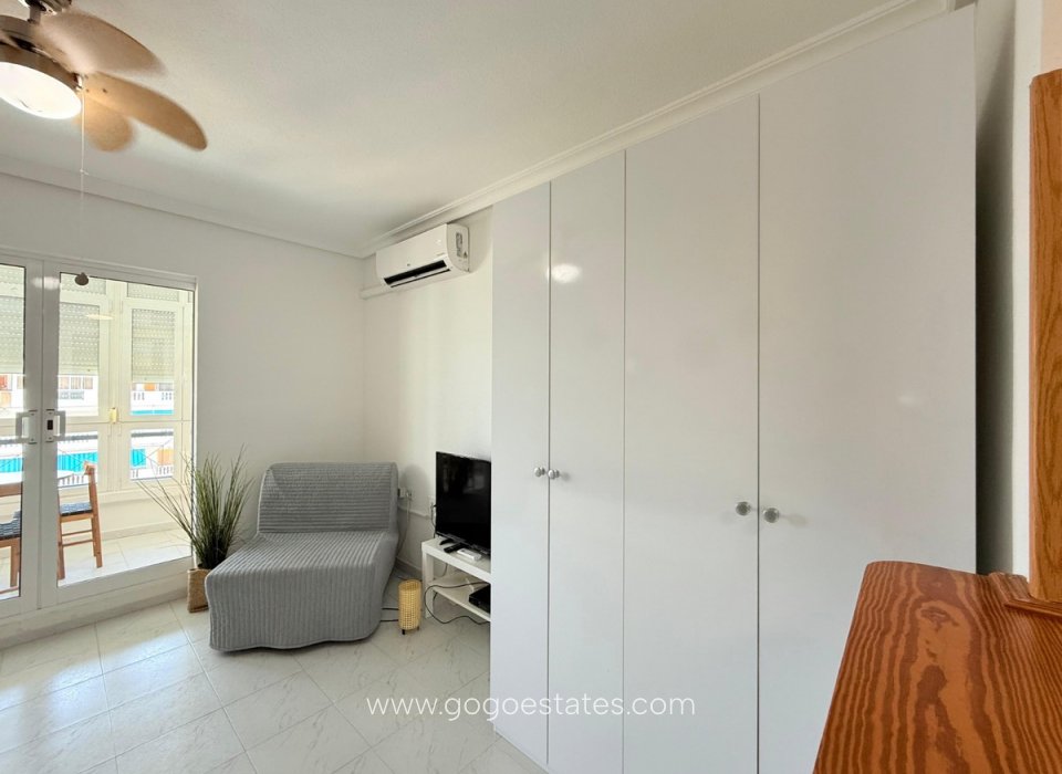 Wiederverkauf - Wohnung - Wohnung im mittleren Stock - Torrevieja - La Mata