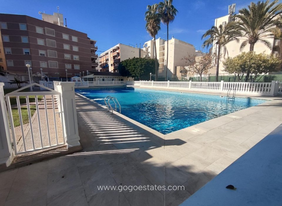 Wiederverkauf - Wohnung - Wohnung im mittleren Stock - Torrevieja - Torrevieja Centro