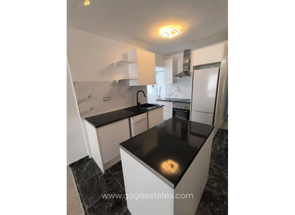 Wiederverkauf - Wohnung - Wohnung im mittleren Stock - Torrevieja - Torrevieja Centro