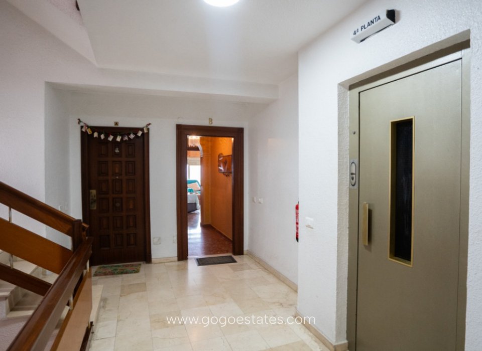 Wiederverkauf - Wohnung - Wohnung im mittleren Stock - Torrevieja - Torrevieja Centro