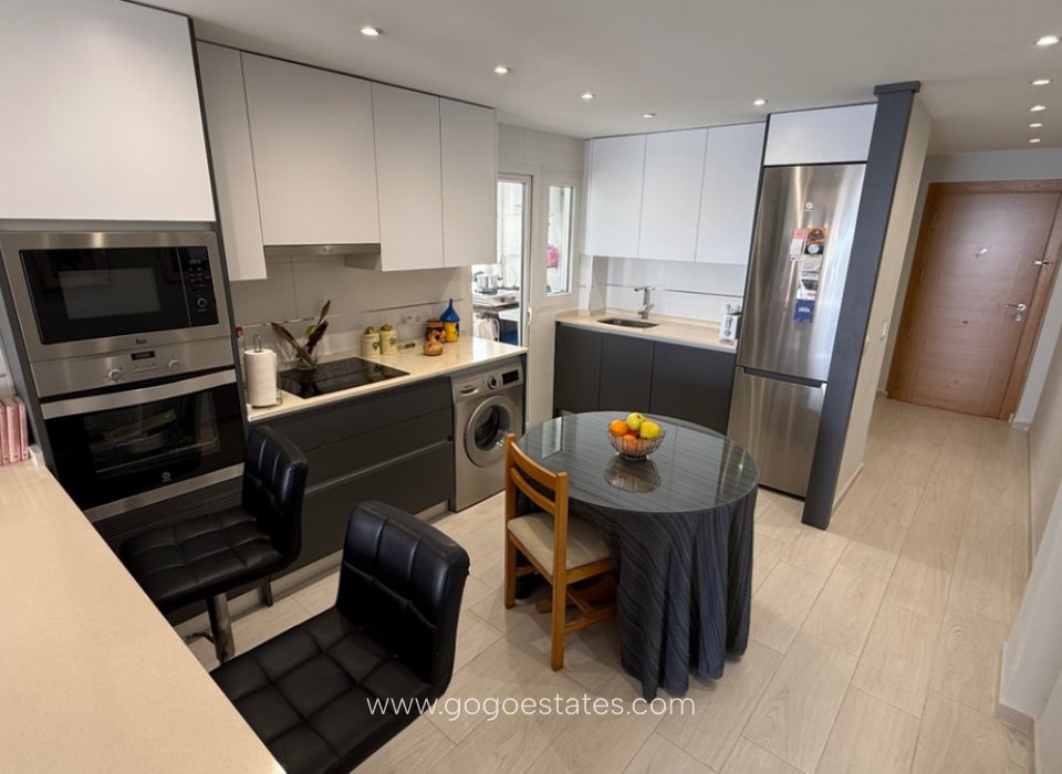 Wiederverkauf - Wohnung - Wohnung im mittleren Stock - Torrevieja - Torrevieja Centro