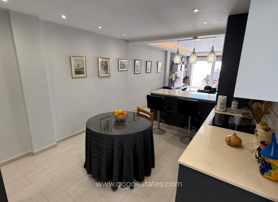 Wiederverkauf - Wohnung - Wohnung im mittleren Stock - Torrevieja - Torrevieja Centro