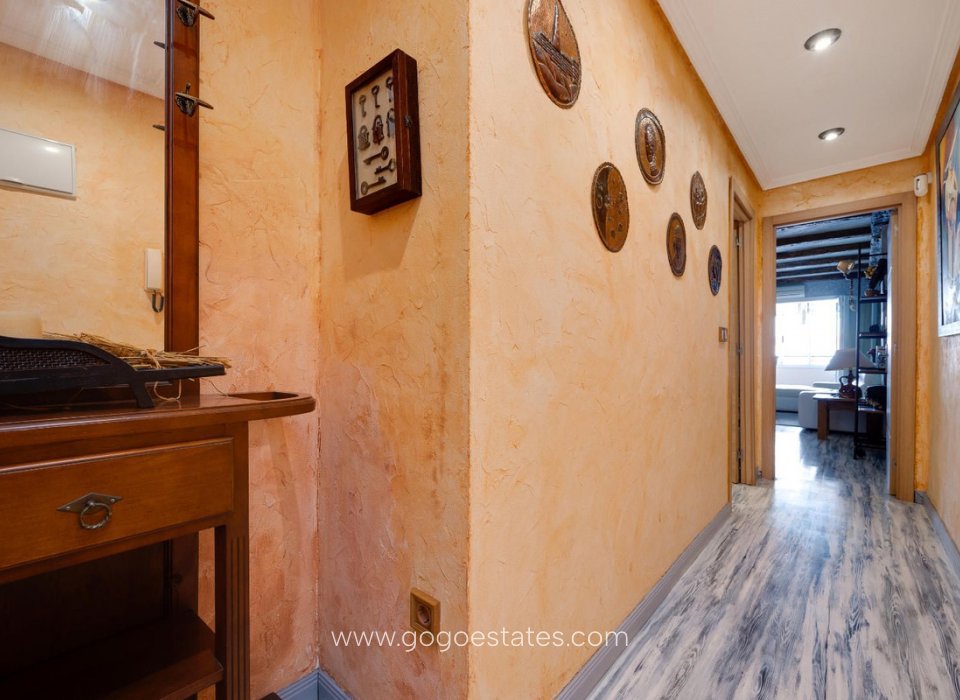 Wiederverkauf - Wohnung - Wohnung im mittleren Stock - Torrevieja - Torrevieja Centro