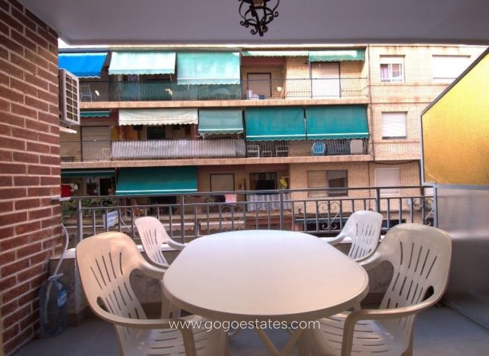 Wiederverkauf - Wohnung - Wohnung im mittleren Stock - Torrevieja - Torrevieja Centro