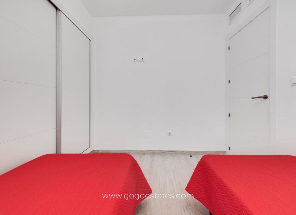 Wiederverkauf - Wohnung - Wohnung im mittleren Stock - Torrevieja - Torrevieja Centro