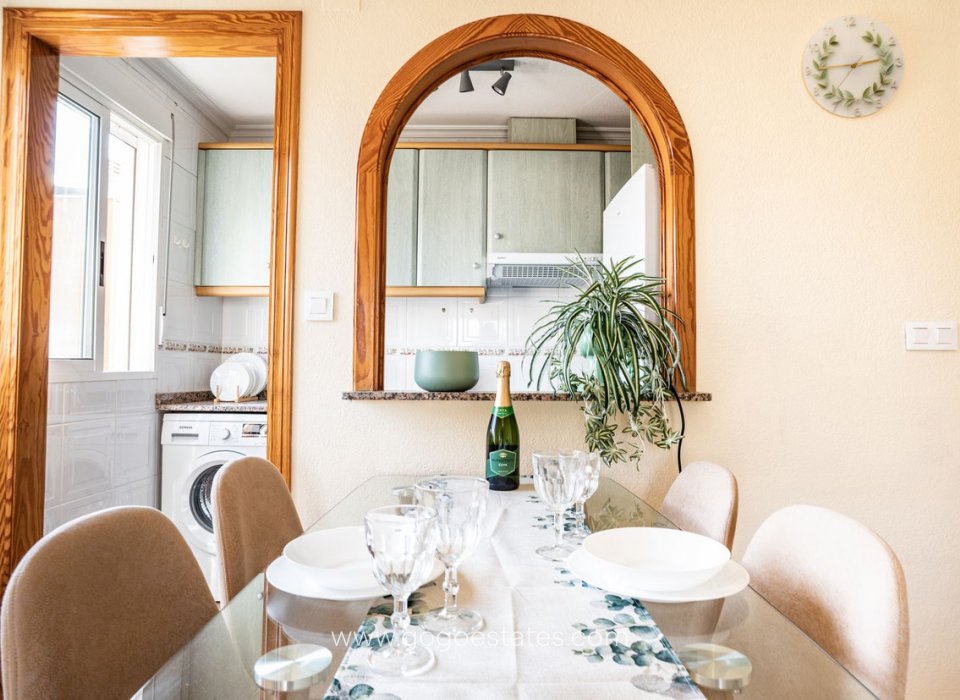 Wiederverkauf - Wohnung - Wohnung im mittleren Stock - Torrevieja - Torrevieja Centro