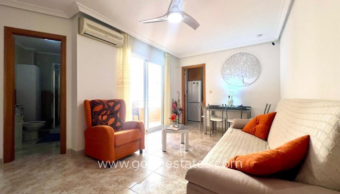 Wohnung - Wohnung im mittleren Stock - Wiederverkauf - Torrevieja - Aguas Nuevas