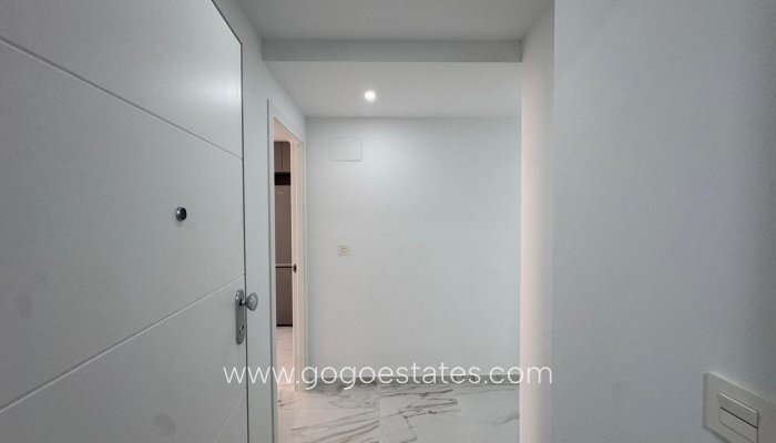 Wohnung - Wohnung im mittleren Stock - Wiederverkauf - Torrevieja - Torrevieja Centro