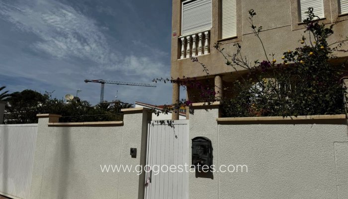 Resale - Semi-detached houses  - Torrevieja - Punta Prima