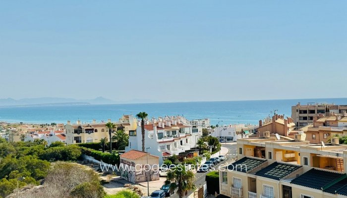 Resale - Apartment / Flat - Torrevieja - La Mata