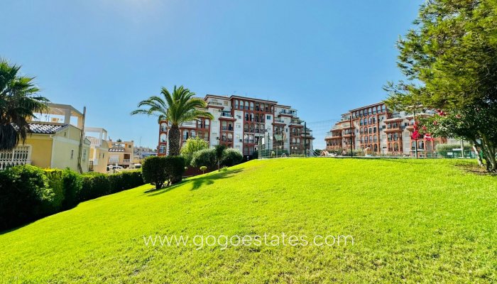 Resale - Apartment / Flat - Torrevieja - La Mata