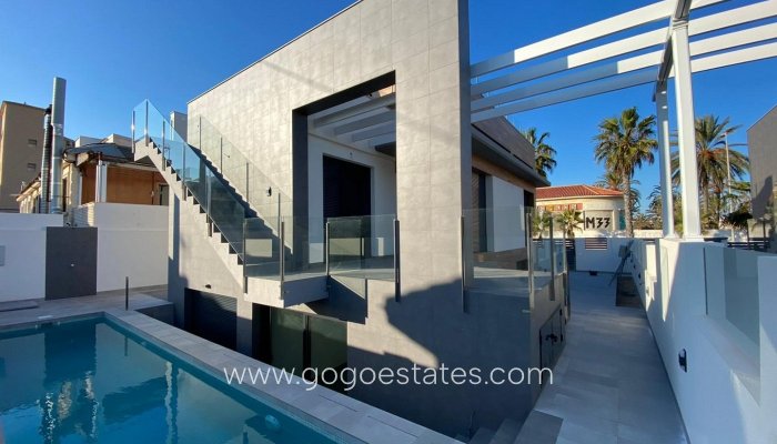 Obra Nueva - Villa / Chalet - Torrevieja - La Mata pueblo