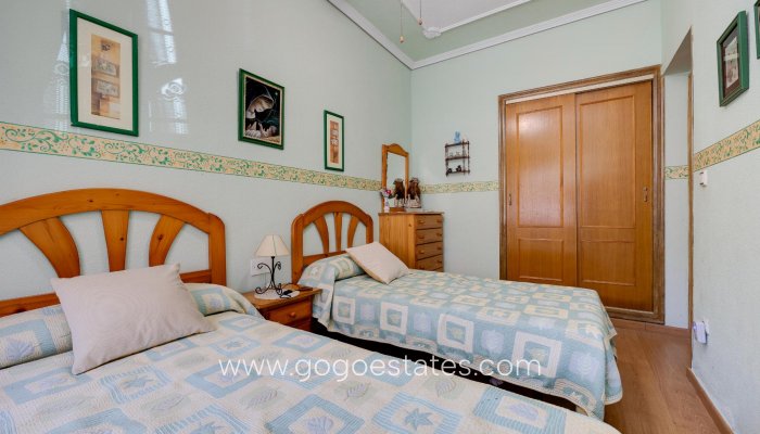 Resale - Bungalow - Torrevieja - Playa de La Acequion