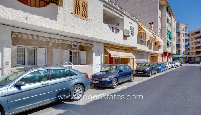 Resale - Bungalow - Torrevieja - Playa de La Acequion