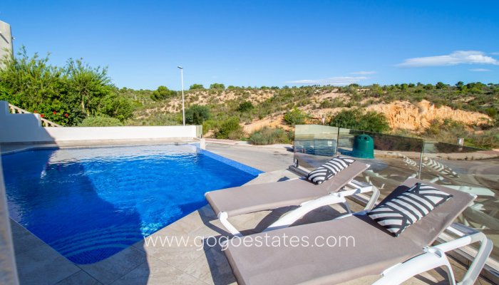 Wiederverkauf - Villa - Orihuela Costa - Campos de Golf