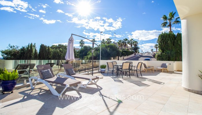 Venta - Villa / Chalet - Orihuela Costa - Campos de Golf