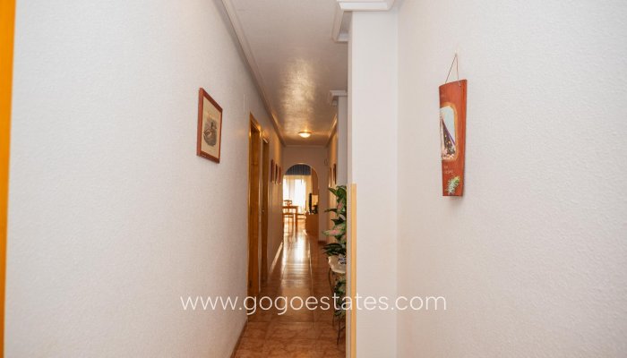 Resale - Apartment / Flat - Torrevieja - Centro