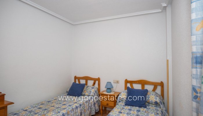 Resale - Apartment / Flat - Torrevieja - Centro