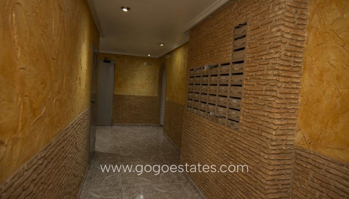 Resale - Apartment / Flat - Torrevieja - Centro