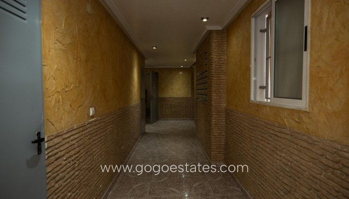 Resale - Apartment / Flat - Torrevieja - Centro