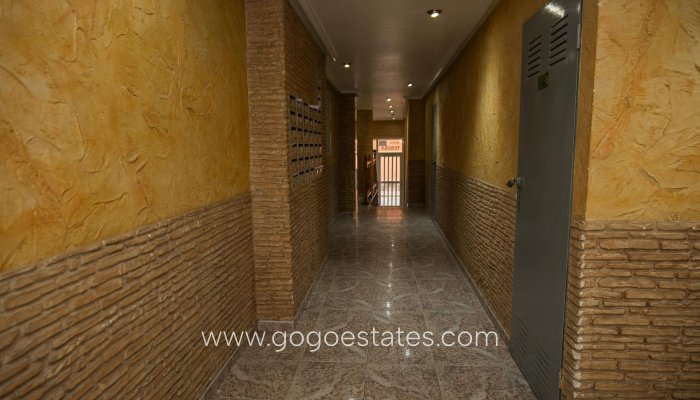 Resale - Apartment / Flat - Torrevieja - Centro