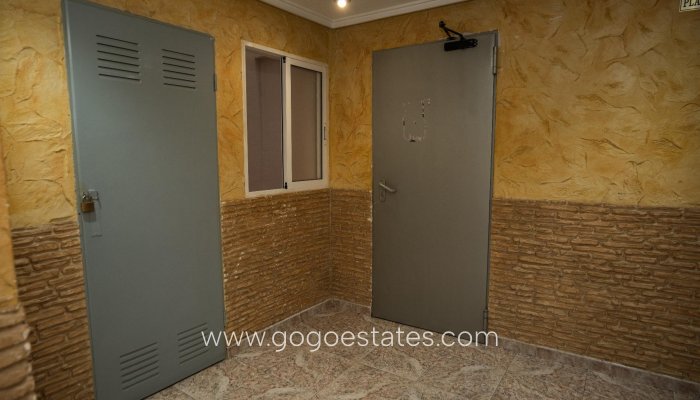 Resale - Apartment / Flat - Torrevieja - Centro