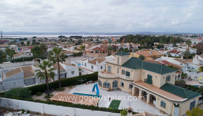 Resale - Villa - Torrevieja - El Chaparral