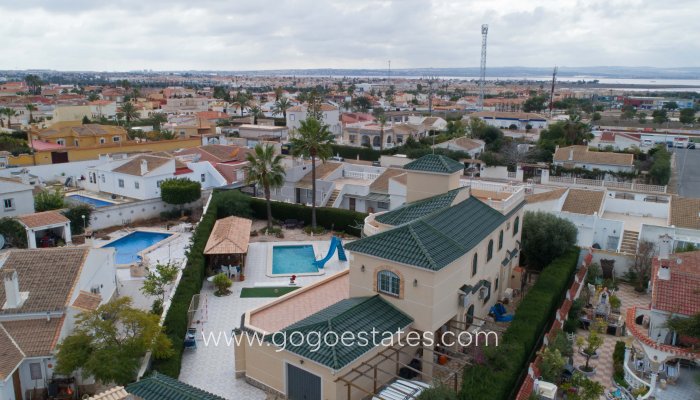 Resale - Villa - Torrevieja - El Chaparral