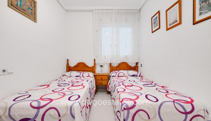 Resale - Apartment / Flat - Torrevieja - playa de los naufragos