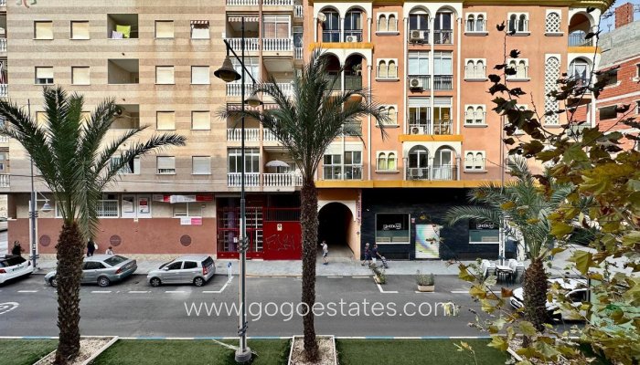 Resale - Apartment - Middle Floor Studio - Torrevieja - Torrevieja Centro